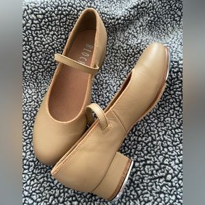 Bloch tan-color leather tap shoes, size 5